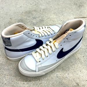 New with box - Wmn’s Nike Blazer Mid’77 «washed denim» - White/Midnight blue